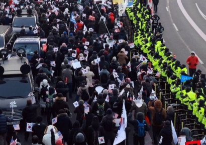 속내 복잡한 국민의힘, 강성 지지층 이탈 우려 속 말 아껴