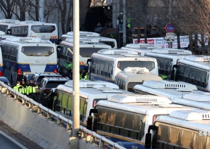 尹 관저 길 뚫린 이유 있었다…군·경 경호처에 적극 협조 안해
