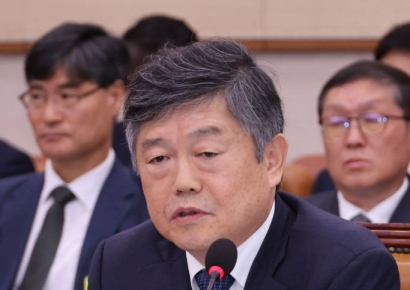 윤준 서울고법원장 퇴임…"서부지법 폭동, 법원 신뢰 확고했다면 엄두 못냈을 것"