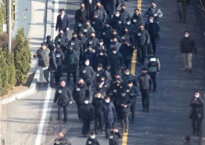 '尹 체포영장 집행 시도' 공수처, 빈손 철수…尹측 "경호구역 물리력 행사 유감"(종합)