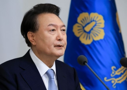 尹 옥중 명절 인사 “국민 생각 많이 나…안타깝고 죄송하다”