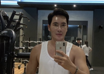 "빨갱이 먼저 때려잡아야"…유명 스타일리스트, 尹 관련 발언 논란