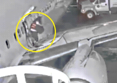 줄서서 내리는데 비상구 열고 나온 승객, 왜 그랬나 물으니