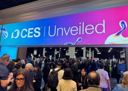 '미래를 보는 창' CES 2025는 이미 전쟁터