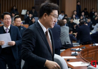 [포토] 與권성동 “김건희·내란 특검 당론 부결…한덕수 탄핵 무효”