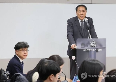 ‘내란죄 철회’ 尹주장에 국회 측 “소추사유 한 글자도 안 바꿔”
