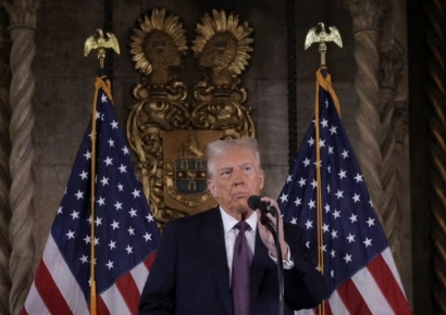 관세폭탄에 軍 투입 협박까지…트럼프, 그린란드·파나마 운하에 무력 사용 시사