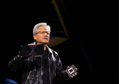 삼성전자 영업익, 예상보다 1兆 아래로…젠슨 황에 쏠린 눈