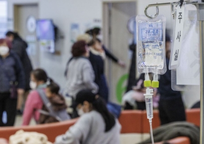 "10년 동안 이런 적 없었는데…확산 속도 너무 빨라" 환자 폭증에 방역당국도 '긴장'