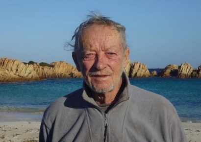 "32년간 섬 지켜줘 고마워요"…현대판 '로빈슨 크루소' 사망에 애도 물결