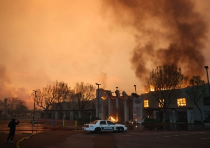 "통제불능, 진화율 0%" 美LA서 산불 4건 비상…2명 사망