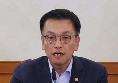 최 권한대행 "금융·외환시장 24시간 점검·대응…안정적 관리에 총력" 