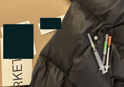 유명 쇼핑몰 믿고 샀는데…패딩 주머니 안에 주사기 3개 '아찔'