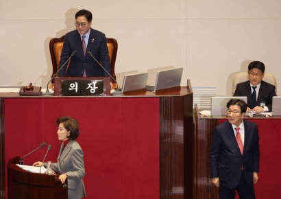 나경원 '사기 탄핵' 발언에 여야 충돌…"판사 출신 맞나" vs "野 도 넘어"