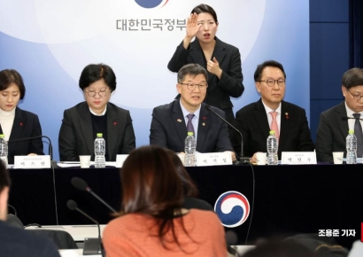 [포토] 복지부 업무보고 사전브리핑 하는 이기일 차관 