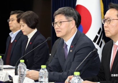 [포토] 2025년 업무보고 브리핑하는 이기일 차관 