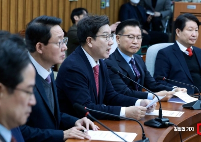 [포토] 권성동 "의료계와 대화 재개"…정부에 사직 전공의 수련특례 요청