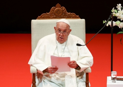 "순결한 동성애 남성, 카톨릭 신학교 입학"…교황청 지침 나왔다