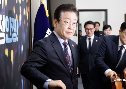 [포토] 최고위 참석하는 이재명 대표와 지도부