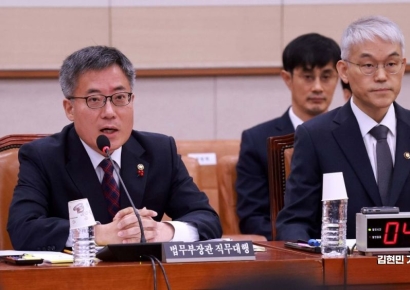 尹구속 ‘시간’으로 계산···법무부 “부당한 결정, 시정할 필요 있어”