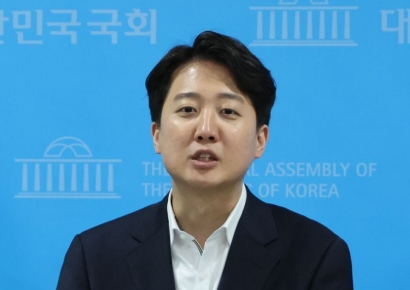 이준석 "민주, 가짜 파출소 철거하라…온라인상 계엄령"
