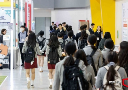 [포토] 공공기관 채용정보 박람회 참석한 고교생들
