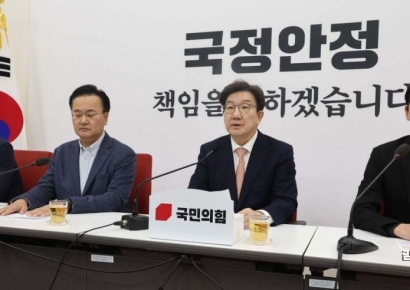 '내란 특검법' 거부권 전망에…與 "상식" 野 "여권과 결탁 의심"