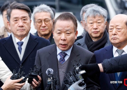 [포토] 입장 밝히는 국회 측 탄핵소추대리인 김이수 변호사