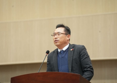 ‘모교 졸업식 음주 추태’ 아산시의회 홍성표 의장 사퇴