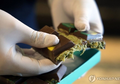 "소비자가 오인할 수도"…'두바이 초콜릿' 판매 금지된 독일