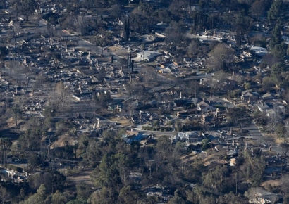 LA 산불 8일째…“시속 113㎞ 강풍 예고” 최대고비 