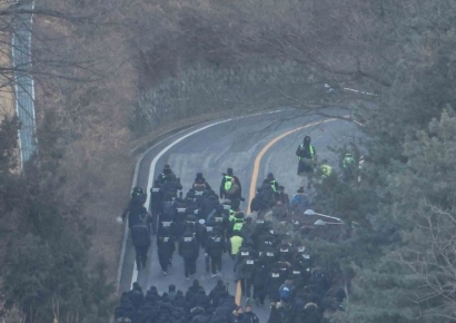"내란 우두머리 정황" 尹 체포·수색영장 핵심 내용[AK라디오]