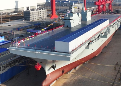 중국, 드론항모 공식 출범…대만 포위 '아나콘다' 전략 본격화