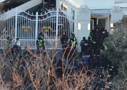 "K-드라마보다 재밌다"…'尹 체포' 보느라 점심도 걸렀다는 中 누리꾼