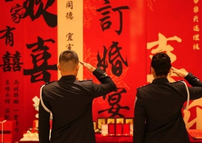 마약수사가 맺어준 인연…가짜 연인서 진짜 부부된 中 경찰 커플