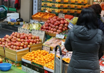 "조상님, 이번에 배는 뺄게요"…설 차례상 비용 또 '역대 최고'[조선물가실록]