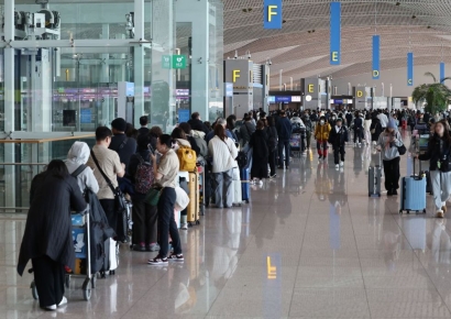 "이게 맞는 거야?"…삼일절 연휴에 日로 23만명 넘게 떠났다