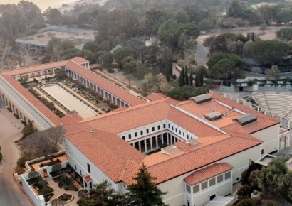 "유물 4만4천점 지켰다"…LA 화재에 살아남은 미술관 비결