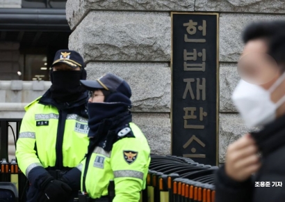 [포토] 윤석열 대통령 탄핵심판 2차 변론 앞둔 헌재