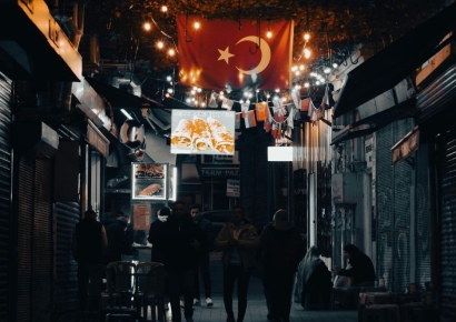 술값 비싸다고 밀주 마셨다가…이스탄불서 19명 사망 65명 입원