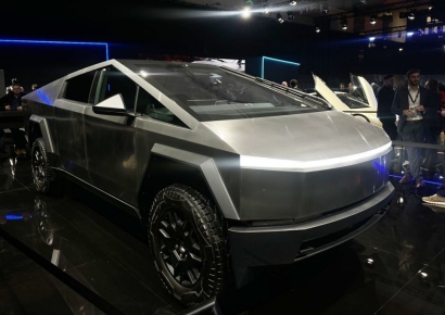 트럼프 절친 머스크의 테슬라, 4억달러 전기장갑차 수주 임박