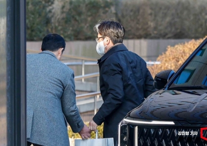 [포토] 윤 대통령 변호인단, 오동운 공수처장 내란 혐의 고발