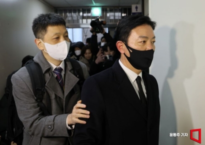 [포토] 김성훈 경호처 차장 경찰 출석