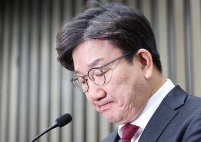 "오랜 친구 윤석열" 울먹인 권성동…김웅 "부하라 생각하는데"