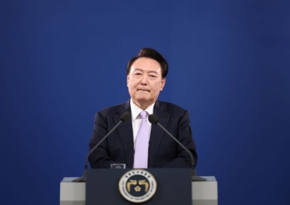 尹 "구치소에 잘 있다…국민 뜨거운 애국심 감사"[전문]