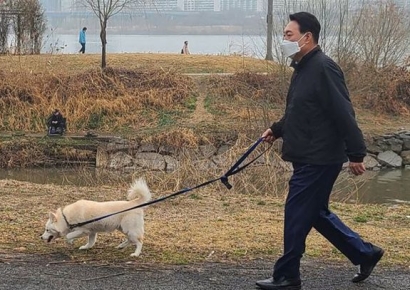 '계엄 6회차' 박지원 "김건희까지 감옥 가면 반려견 토리 입양"