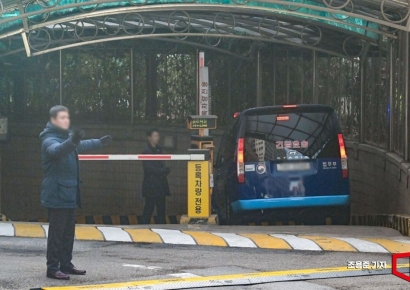 [포토] 지하주차장으로 들어가는 윤석열 호송차량