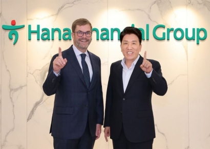 함영주 하나금융 회장, 베인캐피탈과 국내 투자 확대 위한 소통 나서