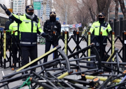 野 "윤상현의 '월담 17명 훈방' 발언, 법원 습격 도화선 됐다"