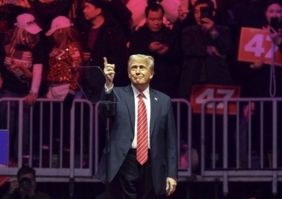 트럼프"내가 혼돈이라고? 한국을 봐라" 농담 던져